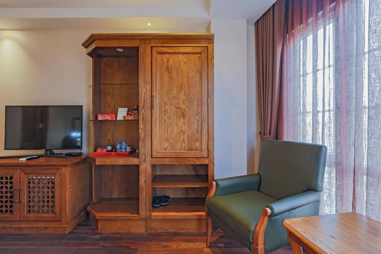 Hoang Lan Hotel Хошимин Екстериор снимка