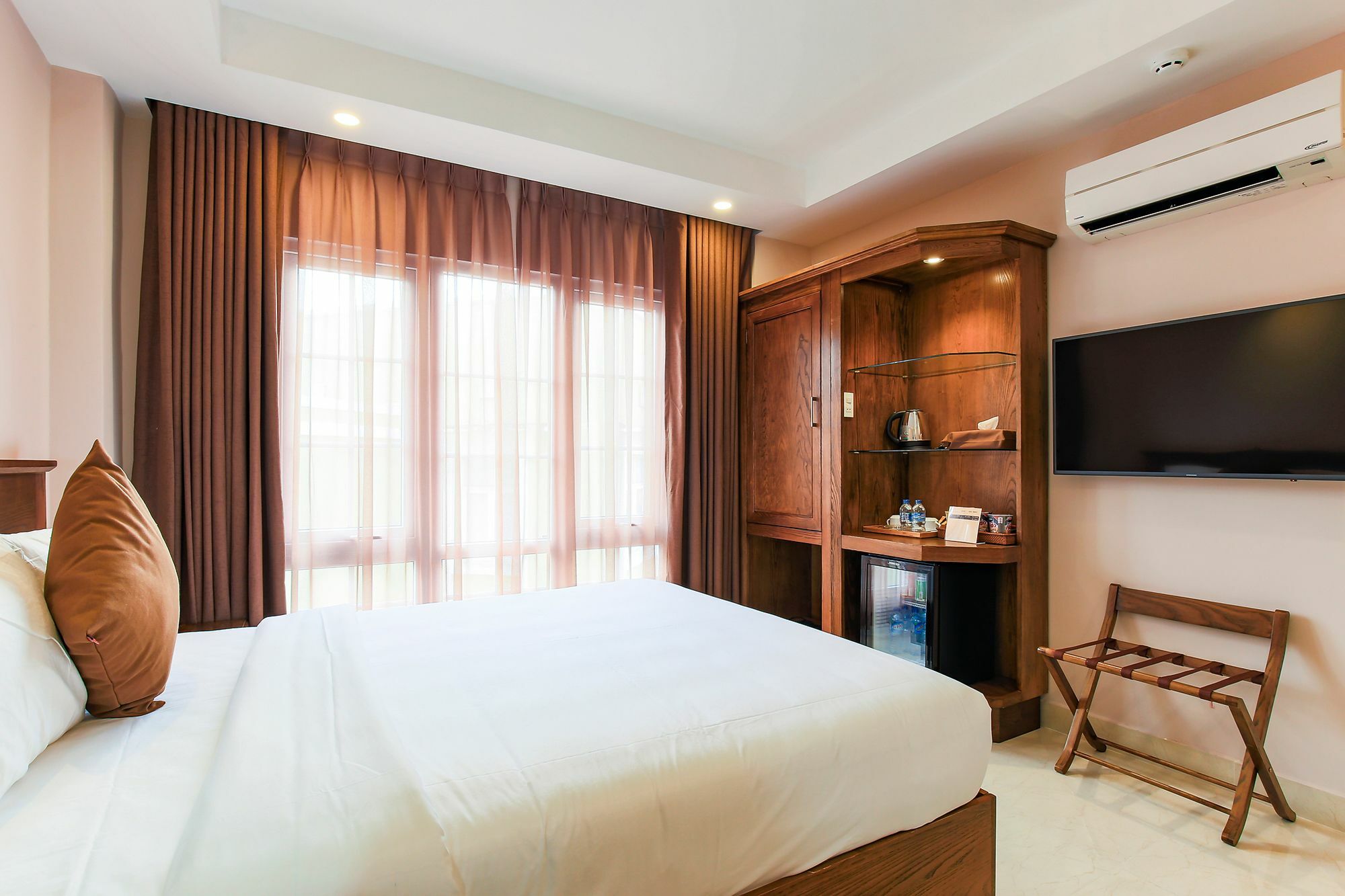 Hoang Lan Hotel Хошимин Екстериор снимка