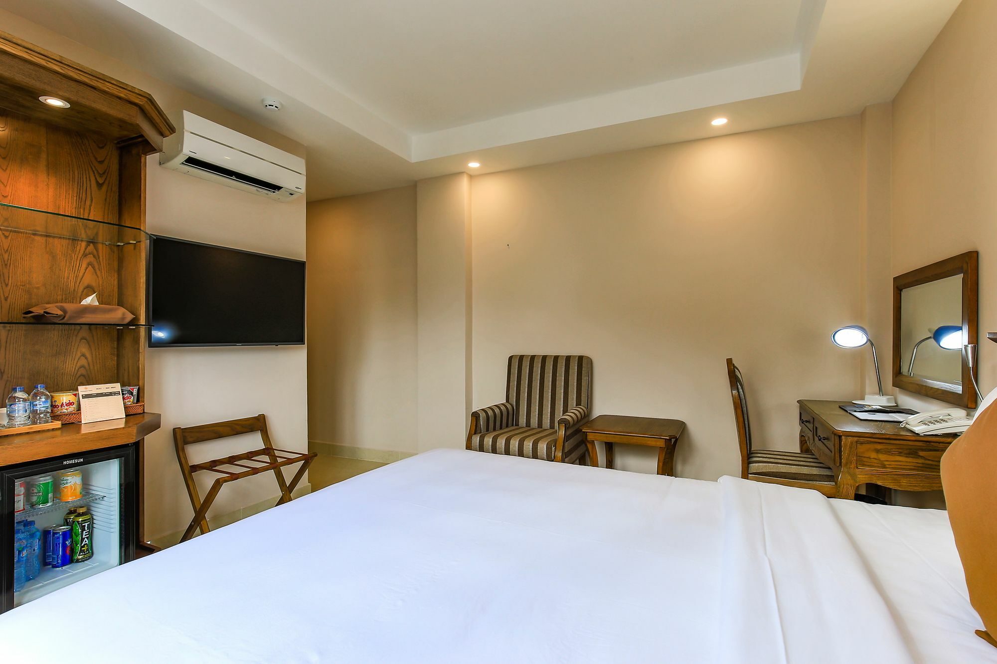 Hoang Lan Hotel Хошимин Екстериор снимка