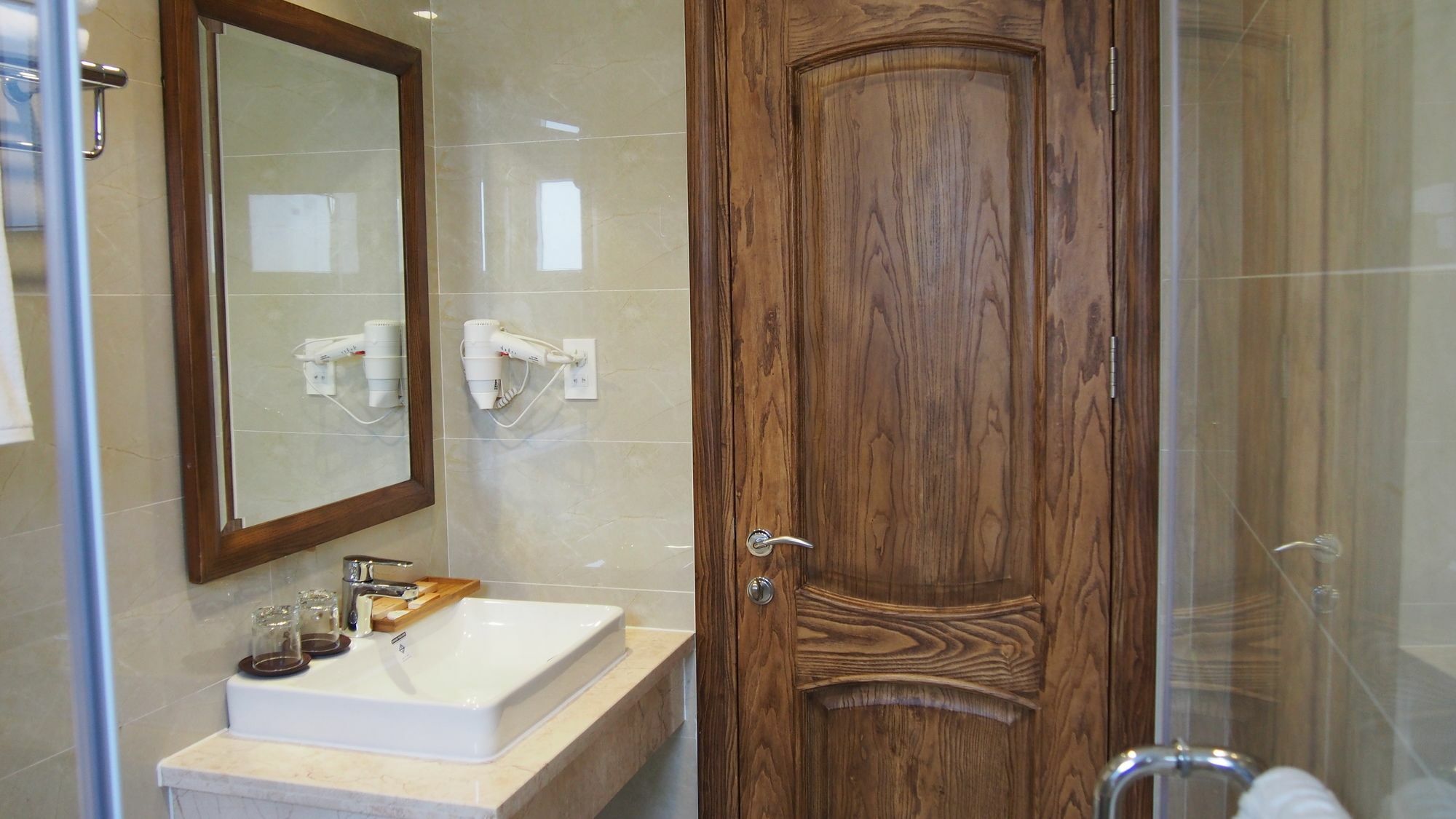 Hoang Lan Hotel Хошимин Екстериор снимка